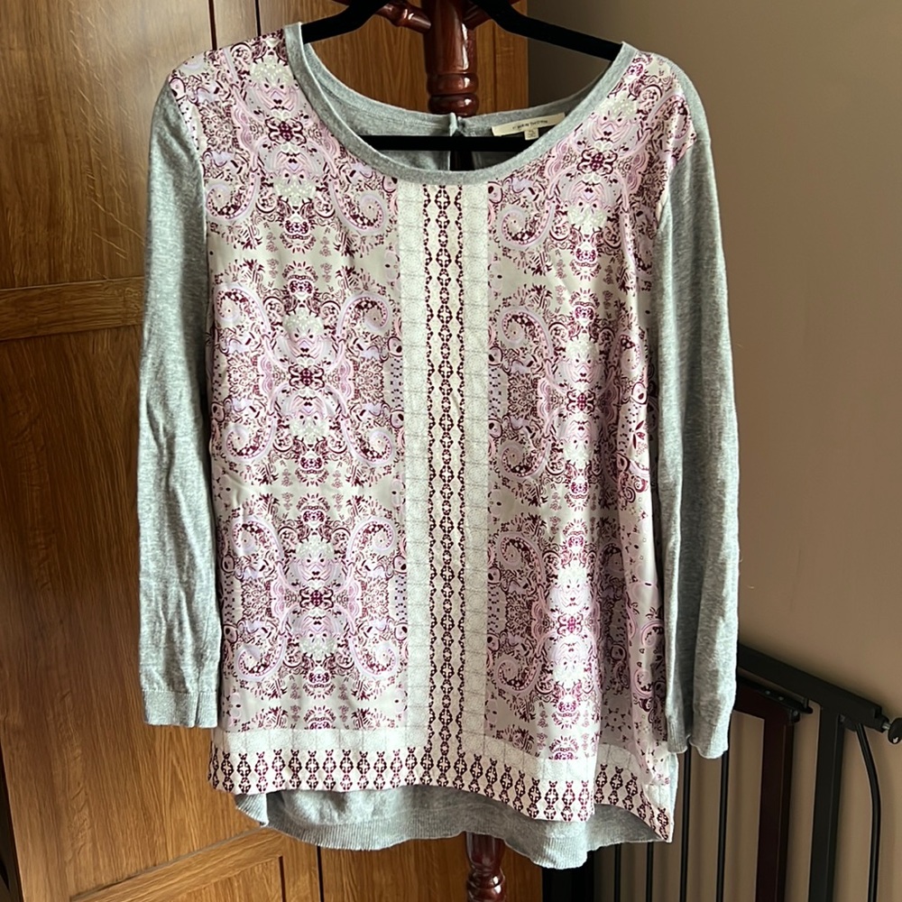 XL 41 Hawthorn sweater, grey and pink print, button neck